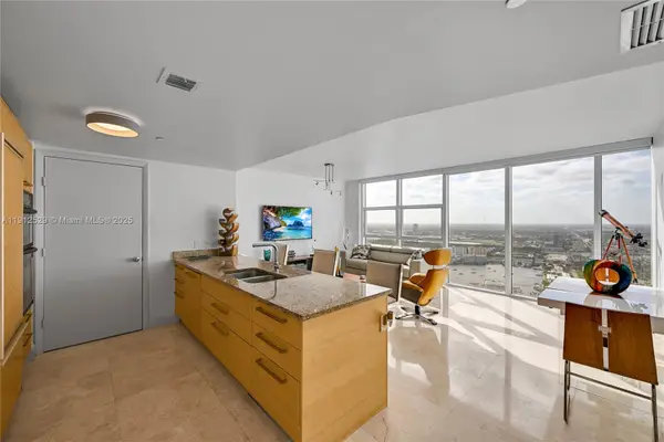 1830 S Ocean Dr #4807, Hallandale Beach, FL 33009