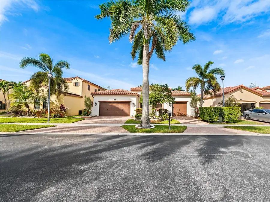 8771 NW 41st St, Cooper City, FL 33024 - Image #2