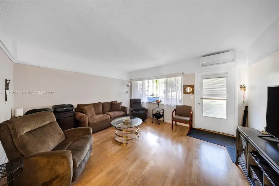 900 SW 10th Ter #8S, Hallandale Beach, FL 33009 - #3