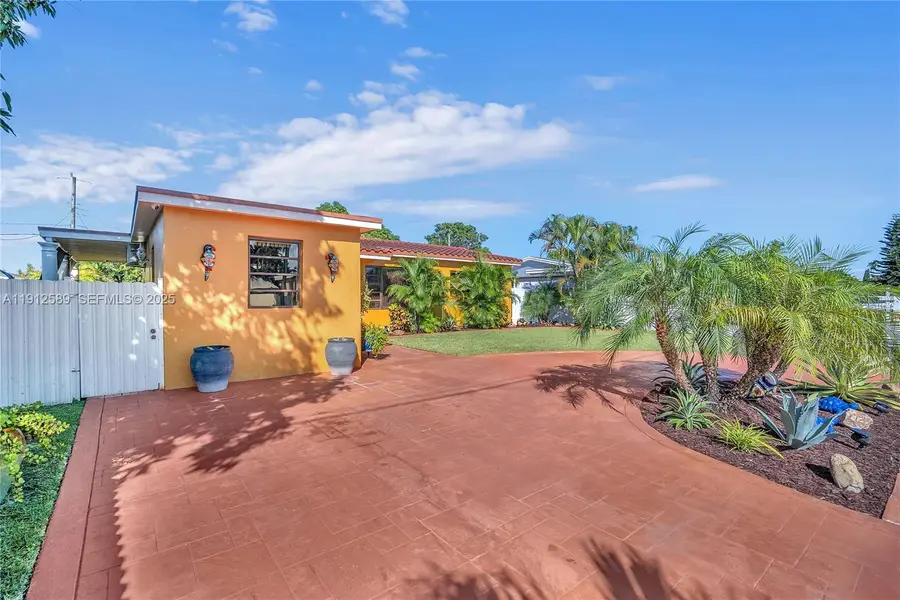 683 W 39th St, Hialeah, FL 33012 - Image #3