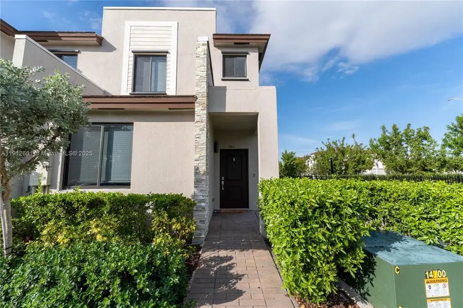 561 NE 208th Ter #561, Miami, FL 33179 - Image #2