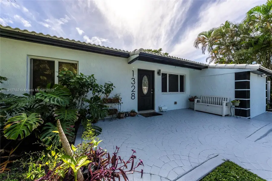 1328 Mango Isle, Fort Lauderdale, FL 33315 - Image #2