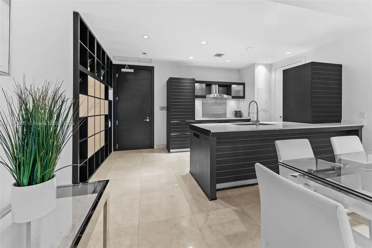 200 Biscayne Boulevard Way #4510, Miami, FL 33131 - Image #1