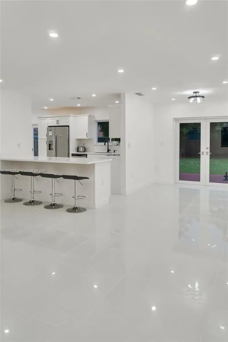 15309 SW 183rd Ter, Miami, FL 33187 - Image #1