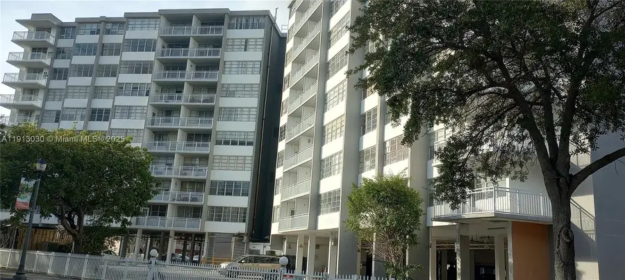 2025 NE 164th St #806, North Miami Beach, FL 33162 - Image #2