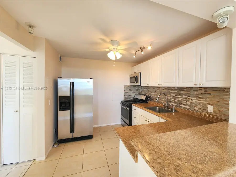 2025 NE 164th St #503, North Miami Beach, FL 33162 - Image #2