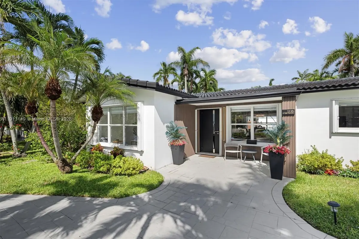 1115 N 13th Ter, Hollywood, FL 33019 - Image #1