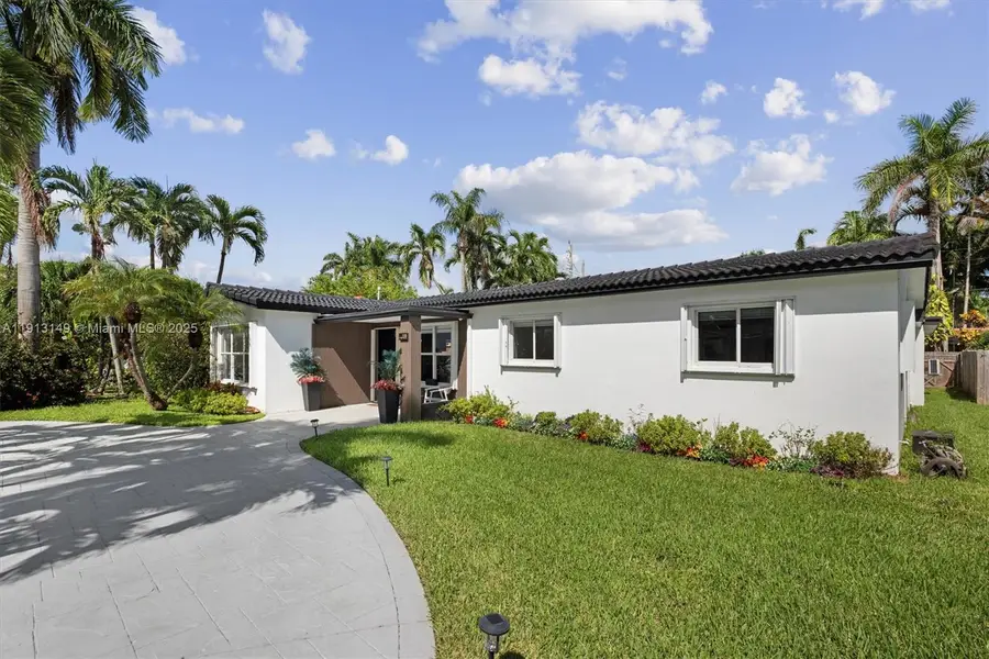 1115 N 13th Ter, Hollywood, FL 33019 - Image #3