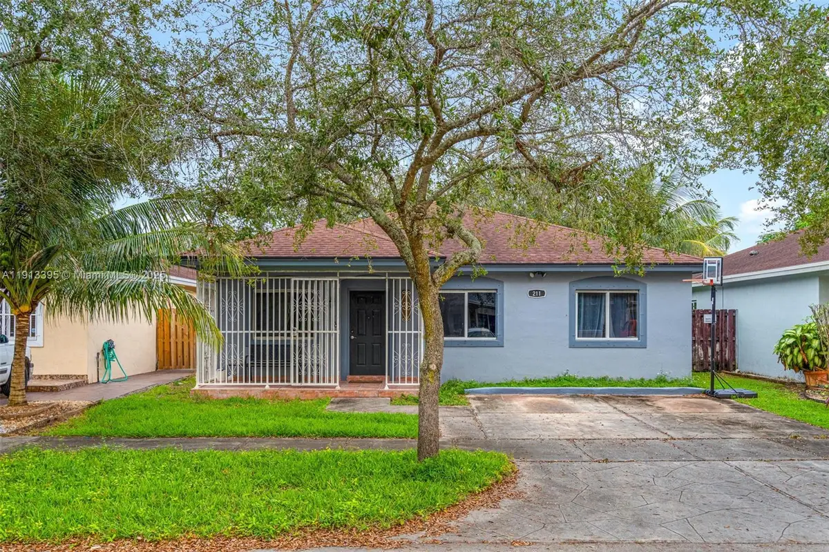 211 SW 15th Ter, Homestead, FL 33030 - Image #1
