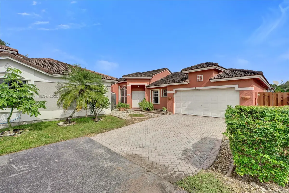 8007 SW 157th Pl, Miami, FL 33193 - Image #1