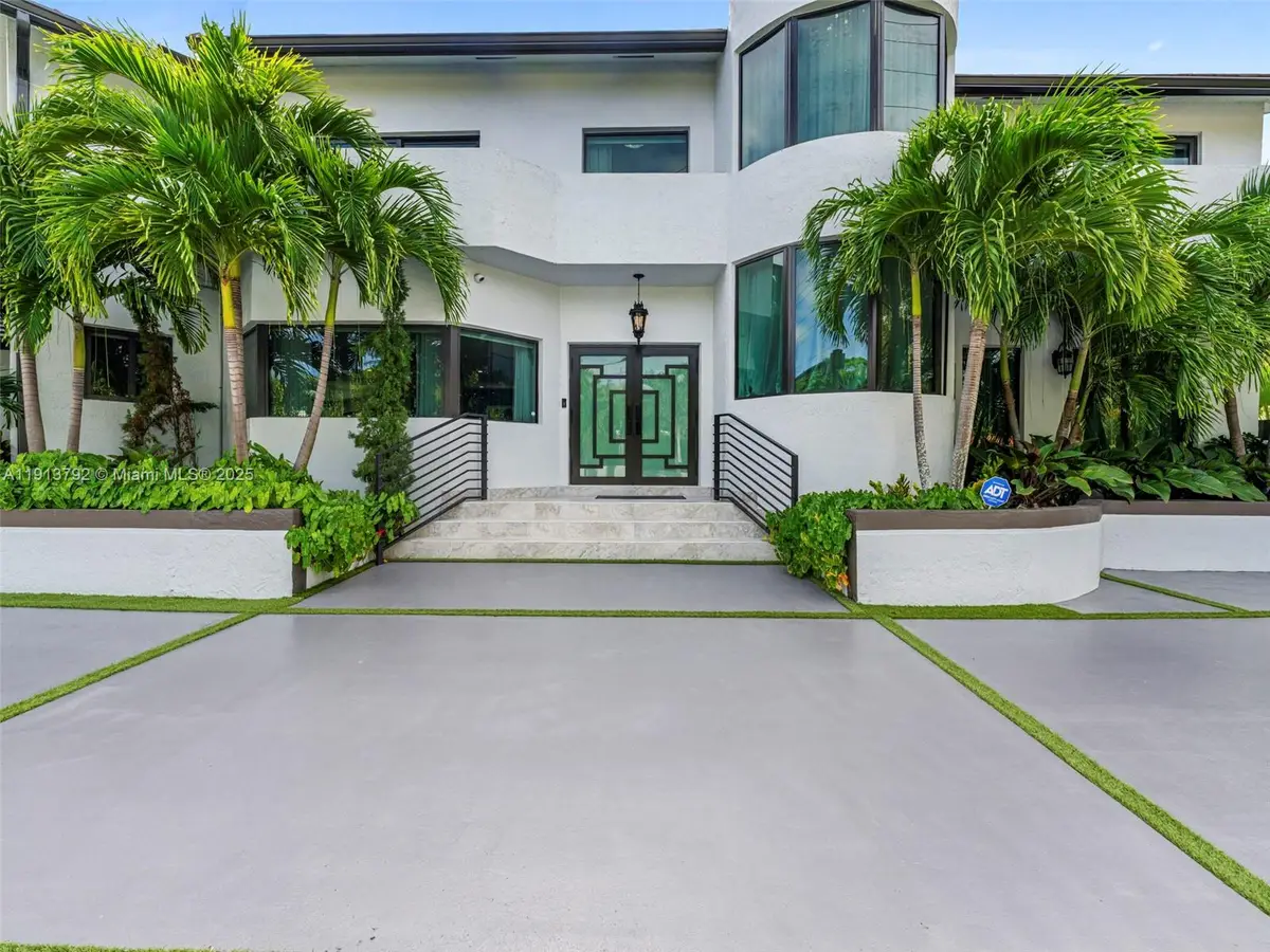 6180 Pine Tree Dr, Miami Beach, FL 33140 - Image #1