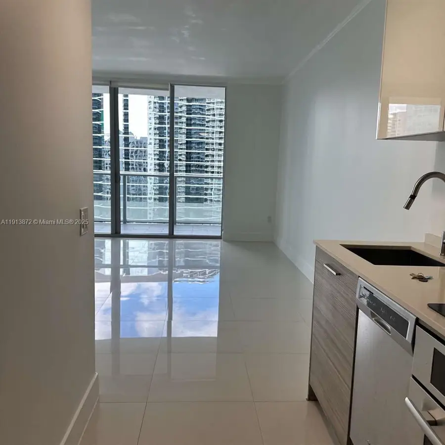 1300 Brickell Bay Dr #2400, Miami, FL 33131 - Image #3