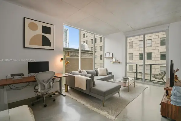 151 SE 1st St #502, Miami, FL 33131