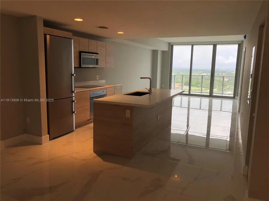 16385 Biscayne Blvd #3003, North Miami Beach, FL 33160 - Image #2