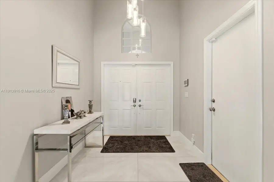 9353 Cove Point Cir, Boynton Beach, FL 33472 - Image #2