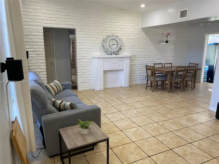 540 NW 111th St, Miami, FL 33168 - Image #2