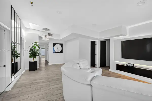 14055 NW 5th Pl, North Miami, FL 33168