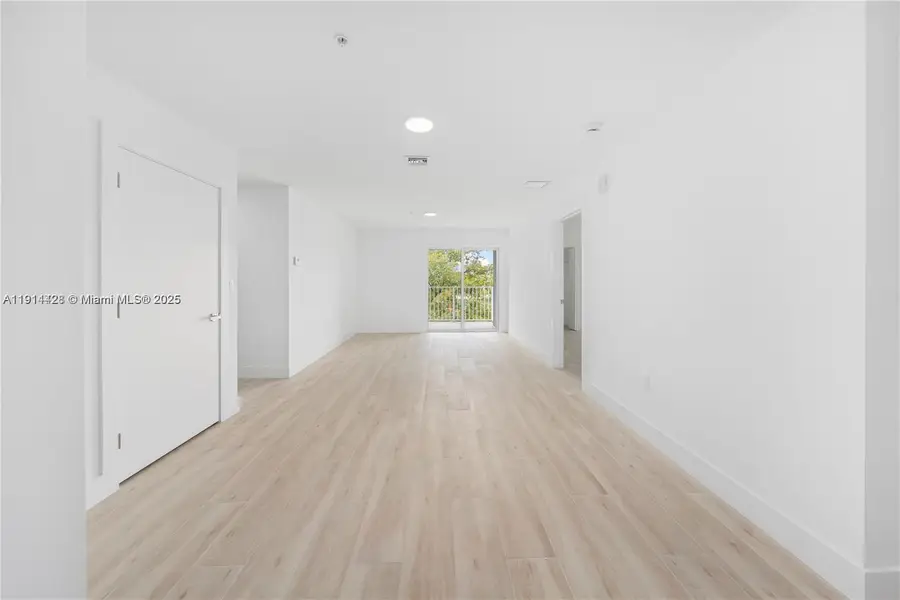 32 NW 14th Ave #103, Miami, FL 33125 - Image #2