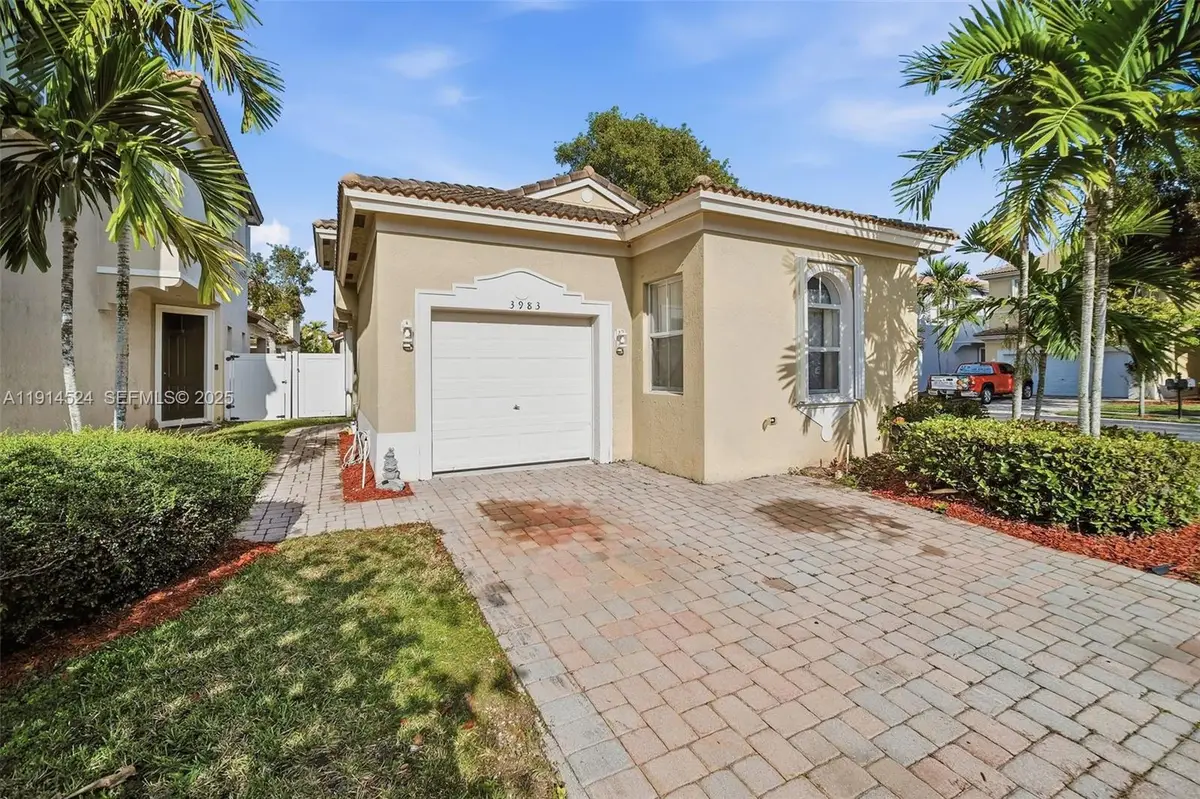 3983 NE 12th Dr, Homestead, FL 33033 - Image #1