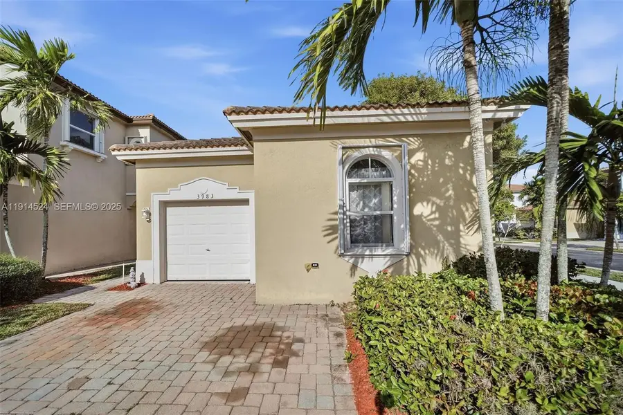 3983 NE 12th Dr, Homestead, FL 33033 - Image #2