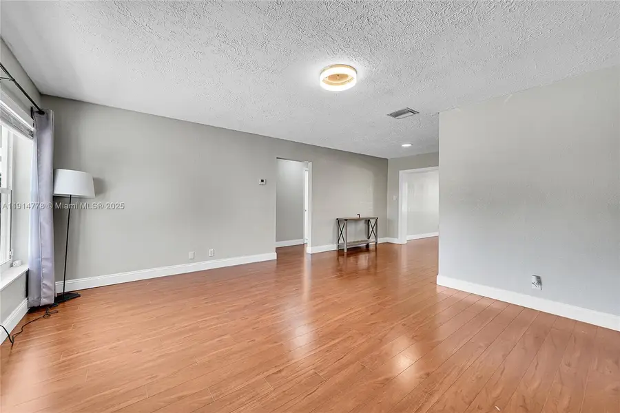 6001 NW 66th Ter, Tamarac, FL 33321 - Image #2