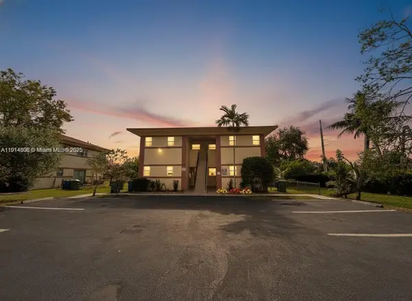 825 SW 10th St, Hallandale Beach, FL 33009