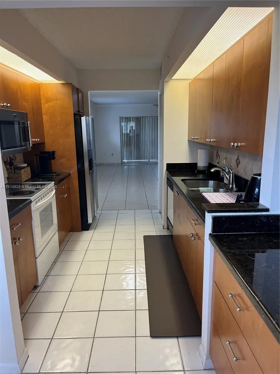 1301 SW 142nd Ave #301H, Pembroke Pines, FL 33027 - Image #2