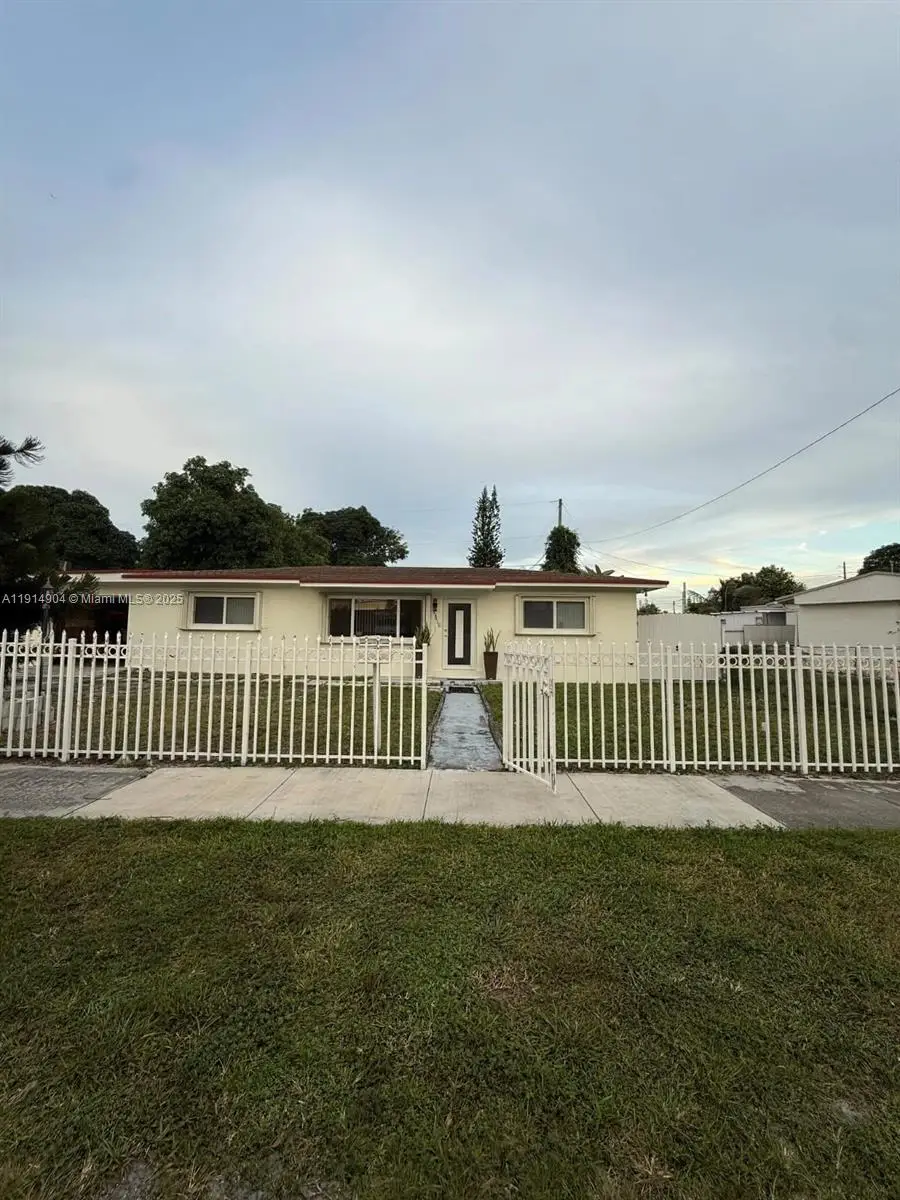 18415 NW 42nd Pl, Miami Gardens, FL 33055 - Image #2