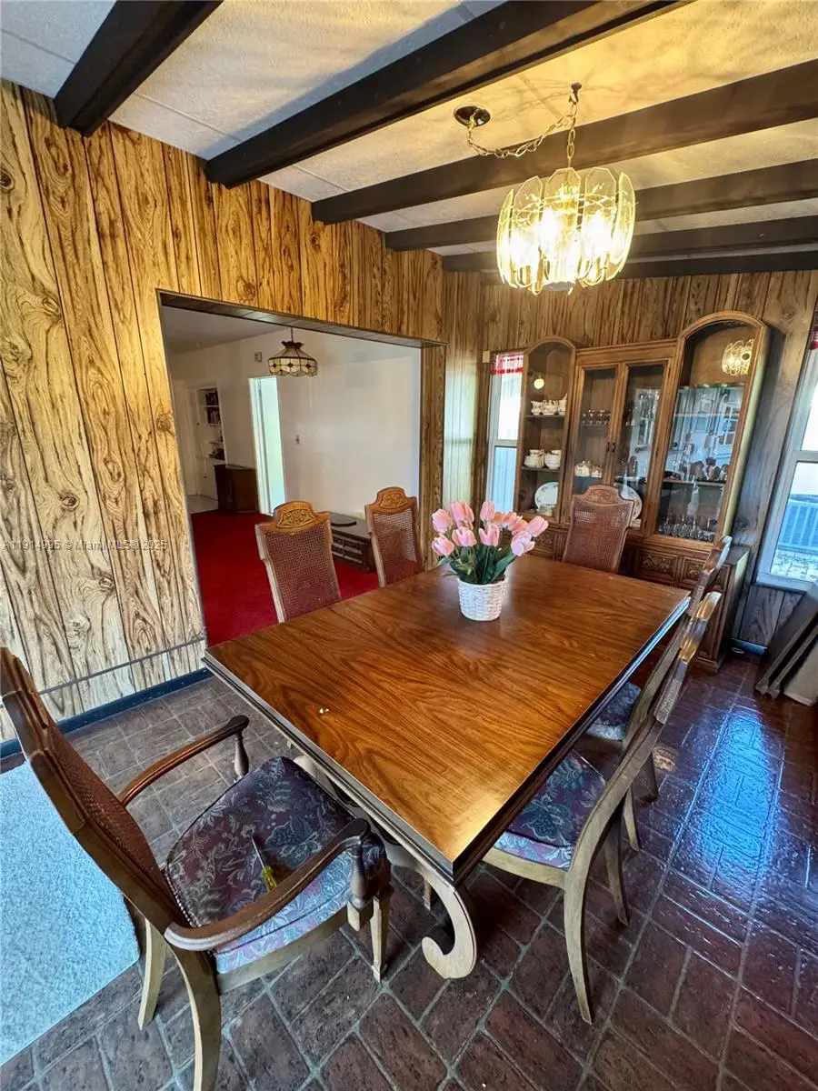 724 Garden Ct, Plantation, FL 33317 - Image #3