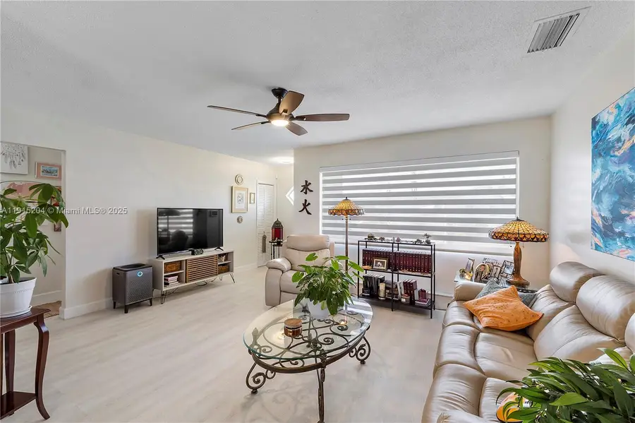 3114 Byron Cir #128, Hollywood, FL 33021 - Image #2