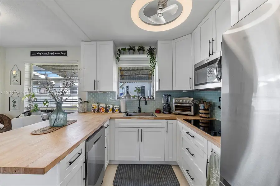 3114 Byron Cir #128, Hollywood, FL 33021 - Image #3