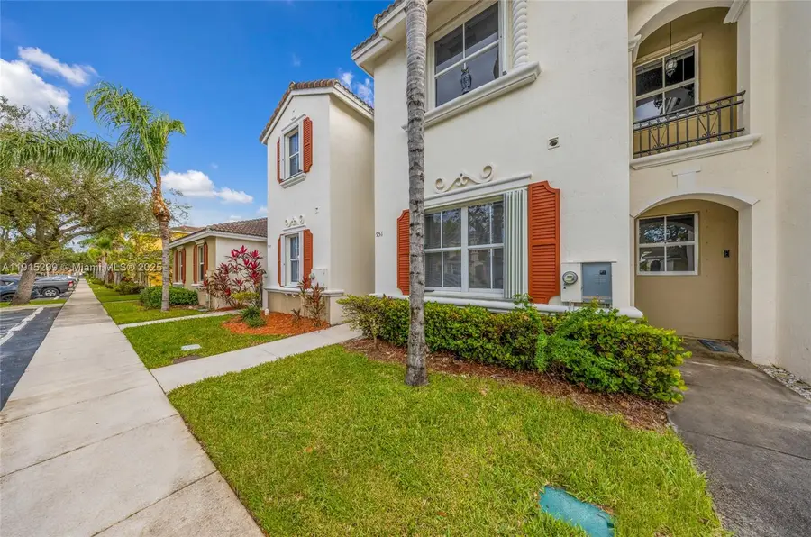 951 NE 42nd Ter, Homestead, FL 33033 - Image #2