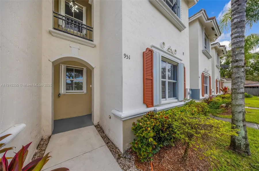 951 NE 42nd Ter, Homestead, FL 33033 - Image #3