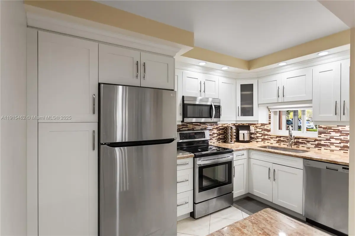 9820 S Hollybrook Lake Dr #16-105, Pembroke Pines, FL 33025 - Image #1