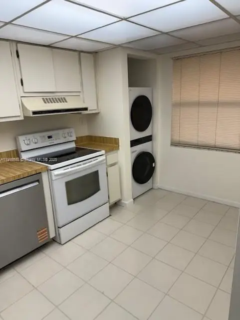 400 Commodore Dr #108, Plantation, FL 33325 - Image #2