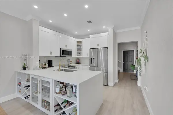 7060 NW 177th St #204-12, Hialeah, FL 33015