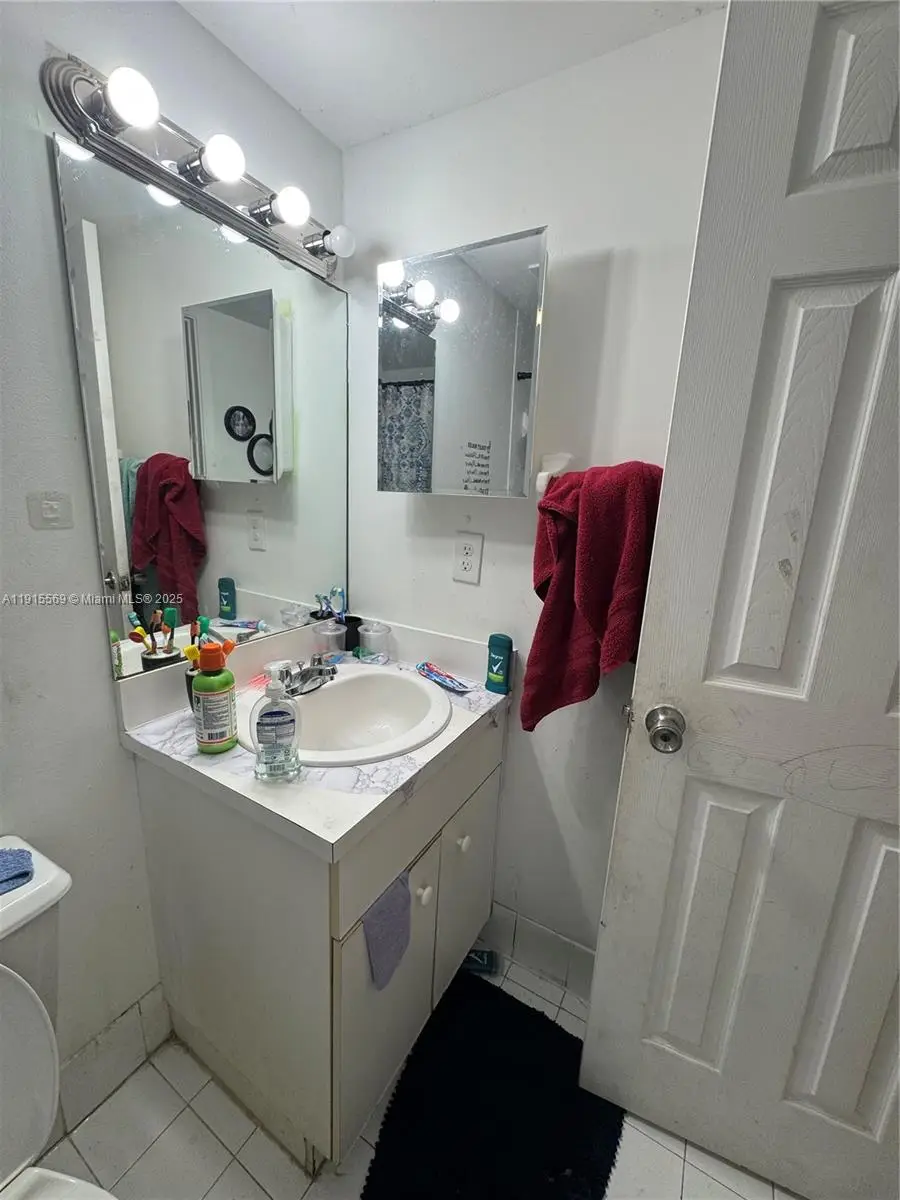 2421 NW 56th Ave #2-202, Lauderhill, FL 33313 - Image #3