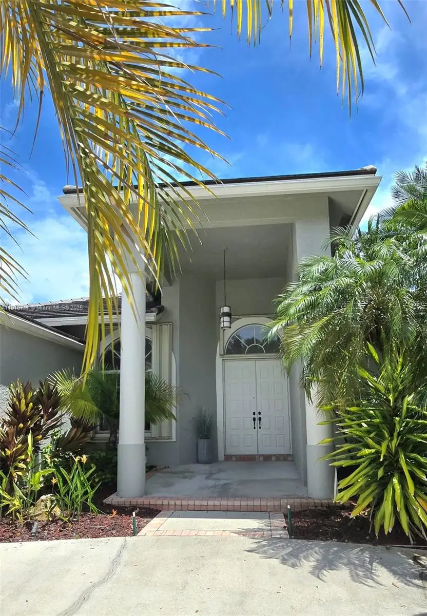 1506 Lantana Ct, Weston, FL 33326 - Image #2