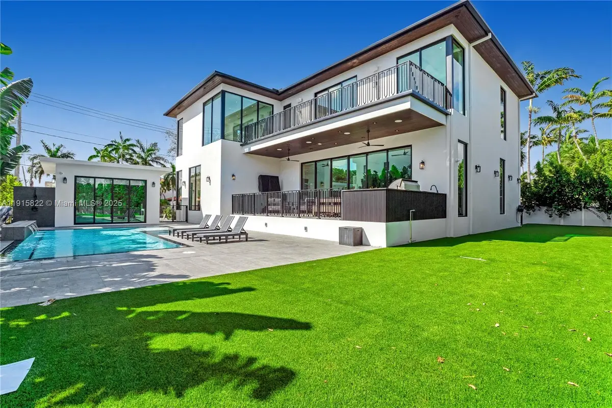 9045 Hawthorne Ave, Surfside, FL 33154 - Image #1