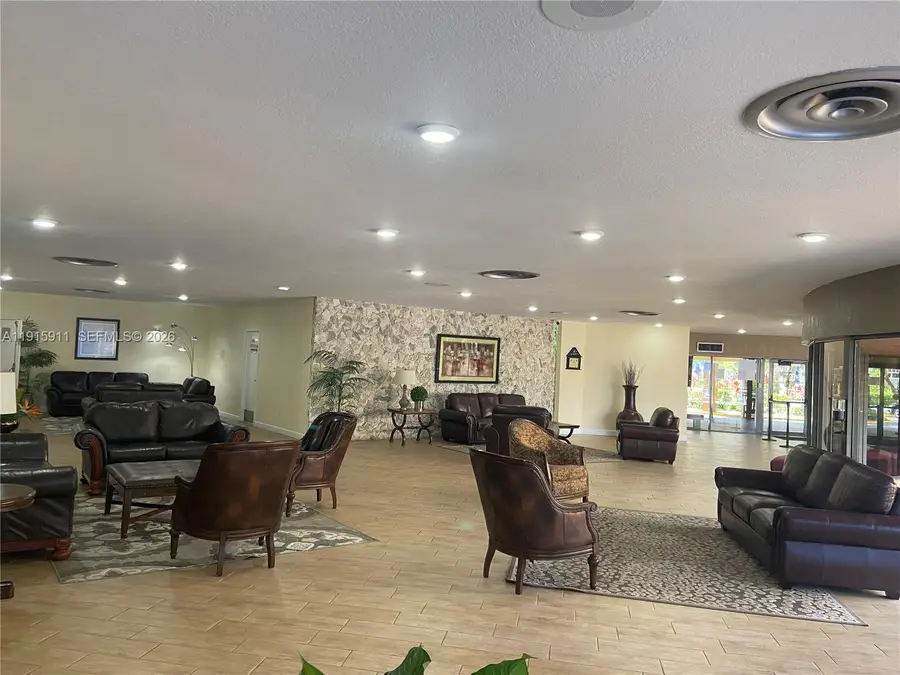 9581 Sunrise Lakes Blvd #202, Sunrise, FL 33322 - Image #3