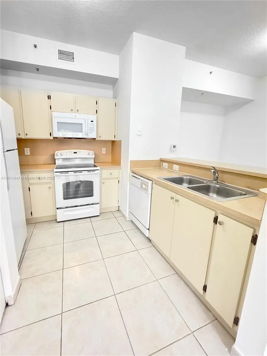 7280 NW 114th Ave #101-8, Doral, FL 33178 - Image #2