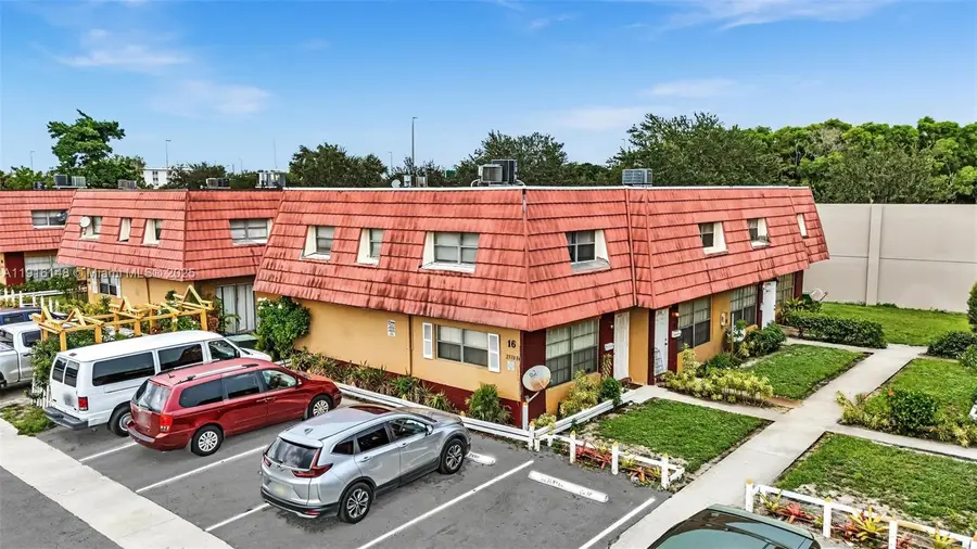 2580 NW 52nd Ave #C16, Lauderhill, FL 33313 - Image #3