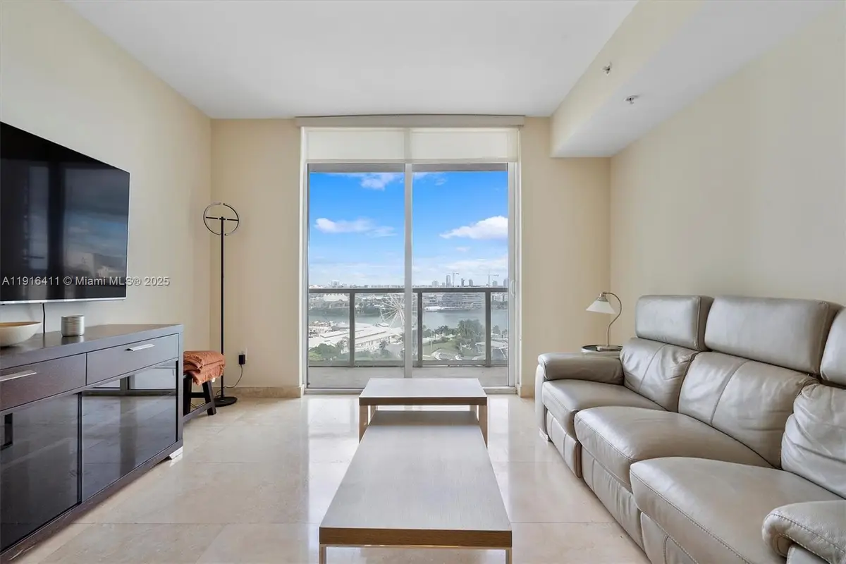 253 NE 2nd St #1803, Miami, FL 33132 - Image #1
