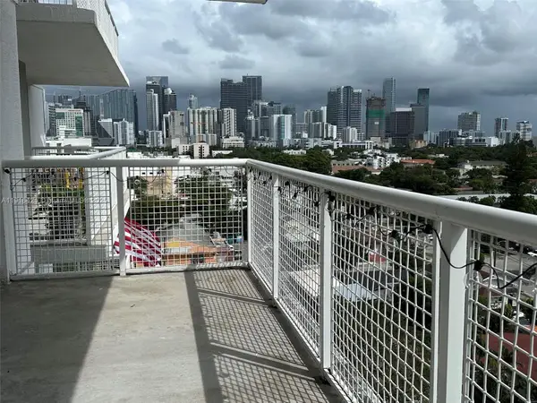 900 SW 8th St #1010, Miami, FL 33130