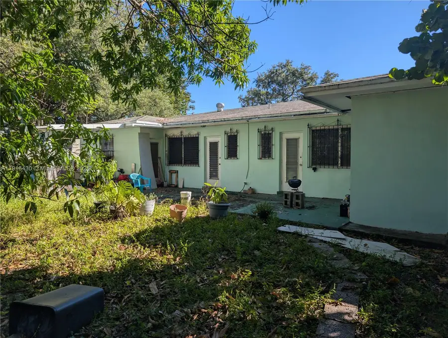 335 - 337 NE 168th St, North Miami Beach, FL 33162 - Image #3