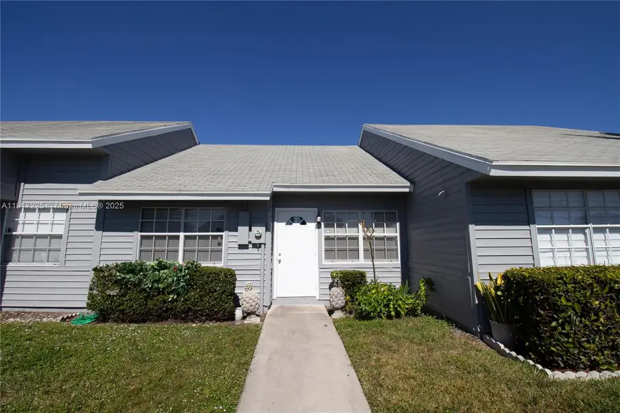 7131 Tam Oshanter Blvd, North Lauderdale, FL 33068 - Image #2