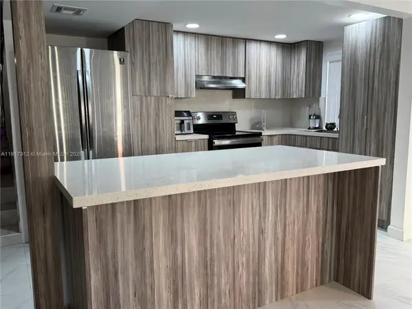 4850 SW 63rd Ter #312, Davie, FL 33314