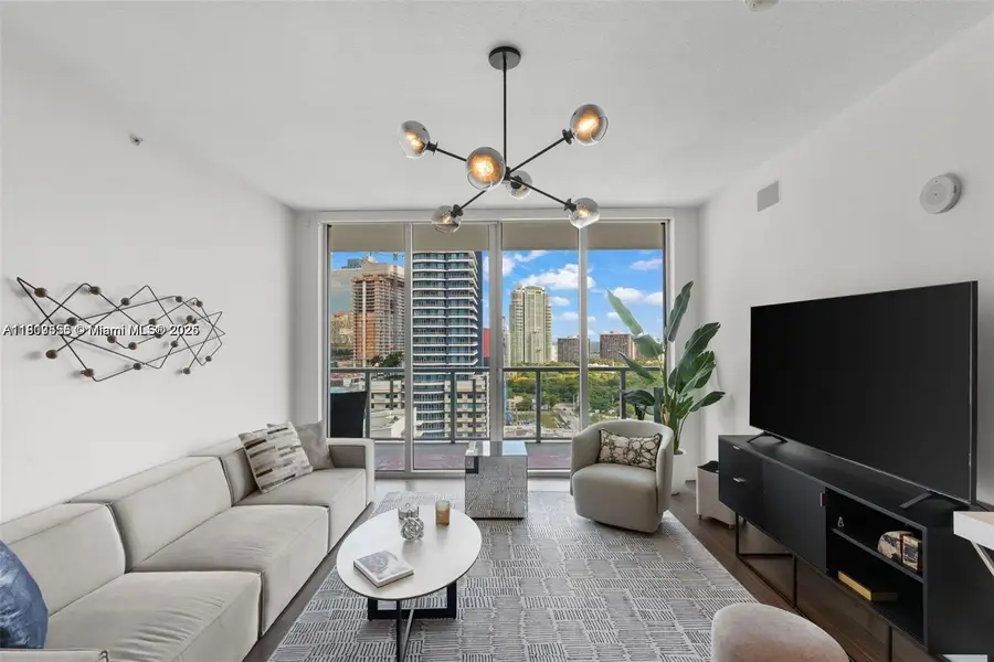 79 SW 12th St #2204-S, Miami, FL 33130 - Image #2