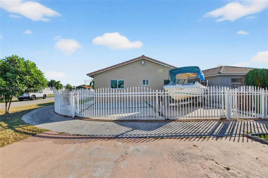 2508 W 71st Pl, Hialeah, FL 33016 - Image #2