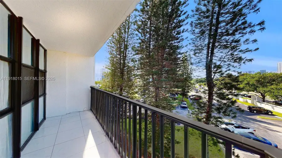 1000 Parkview Dr #431, Hallandale Beach, FL 33009 - #2